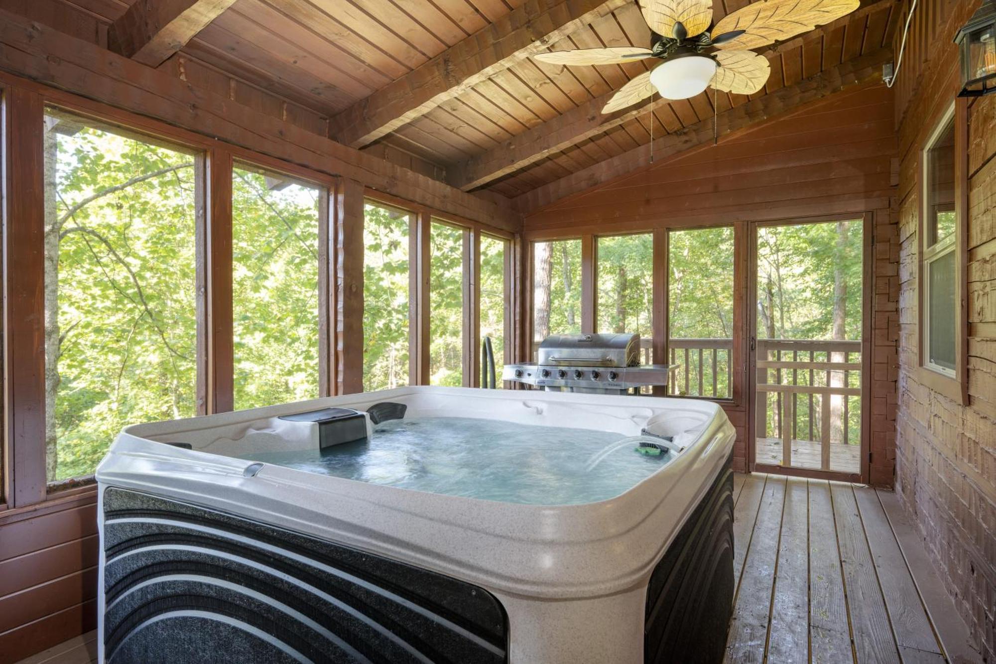Dudley IV By Avantstay Cosy Cabin W Hot Tub Sweeping Views Pigeon Forge Exterior photo