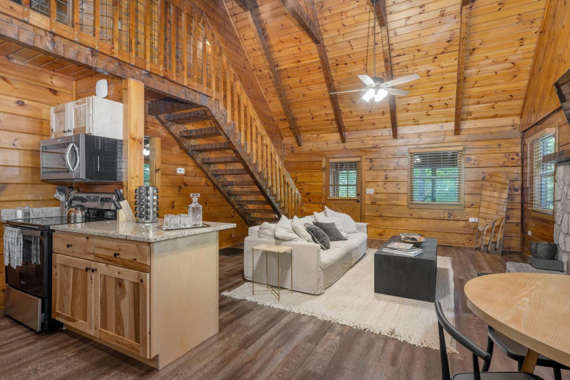 Dudley IV By Avantstay Cosy Cabin W Hot Tub Sweeping Views Pigeon Forge Exterior photo